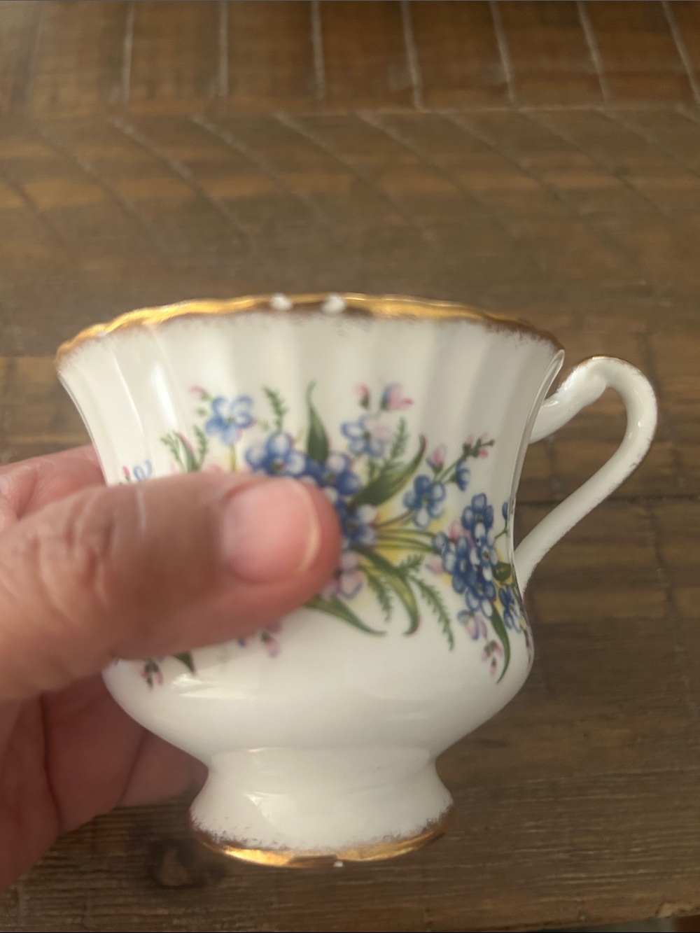 PARAGON Blue, Pink and Green Floral Bone China Teacup & Saucer with Gold Trim - Picture 2 of 6